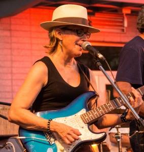 Jan Cervelli Singing